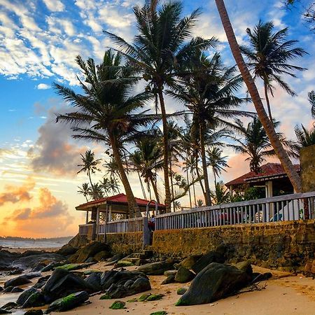 Shanthi Beach Resort Унаватуна Екстериор снимка