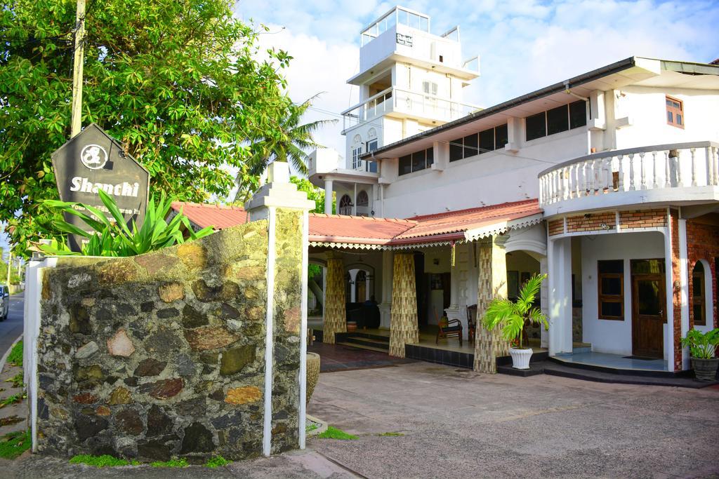 Shanthi Beach Resort Унаватуна Екстериор снимка