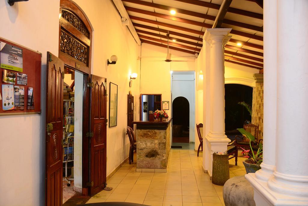 Shanthi Beach Resort Унаватуна Екстериор снимка