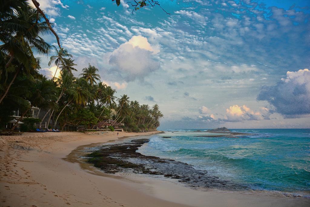 Shanthi Beach Resort Унаватуна Екстериор снимка