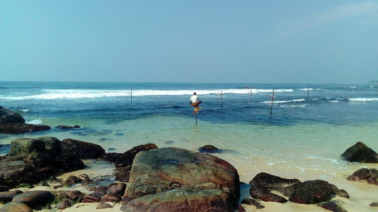 Shanthi Beach Resort Унаватуна Екстериор снимка